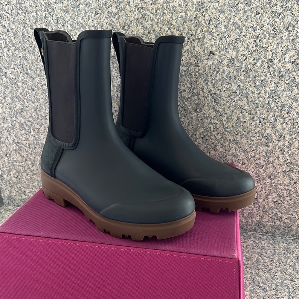 Bogs Womens Holly Tall Chelsea Rain Boots • Size 7 • Navy/gray •